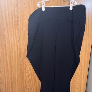 Lululemon black leggings.
